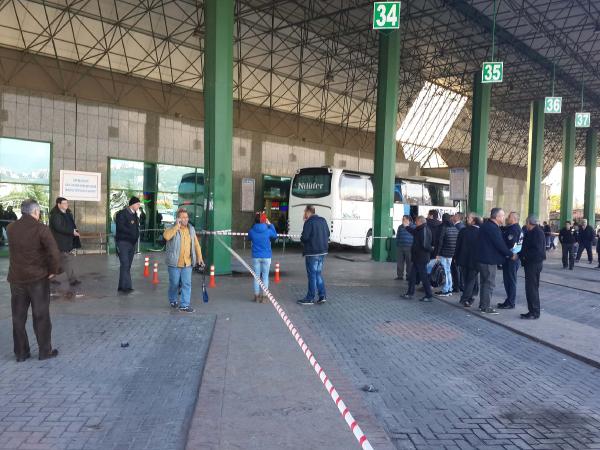 Otobüs terminalinde geri vites faciası: 3 yaralı