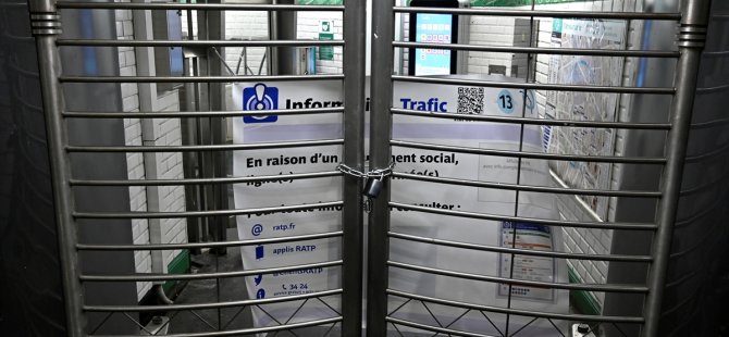 Fransa'da hayat durdu, yüz binler sokakta