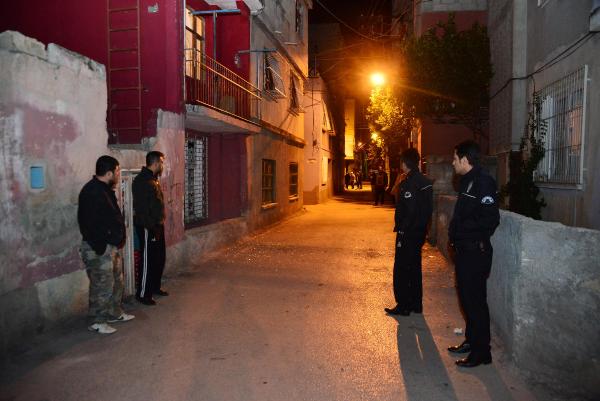 Adana'da 3 noktada ses bombası patladı