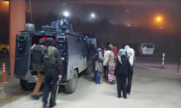Şırnak'ta 15 kız öğrenciye protesto gözaltısı
