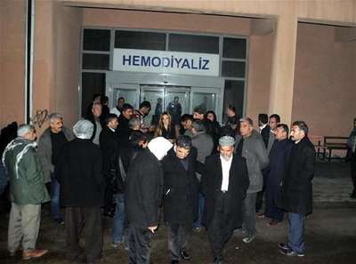 Syrian woman crossing into Turkey killed by security forces