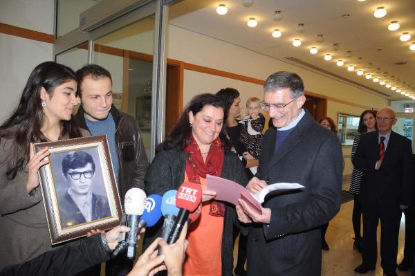 Aziz Sancar'a havalimanında büyük sürpriz