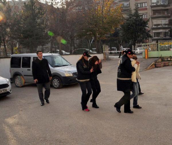 Başlık parası ve altın aldırıp dolandırdılar