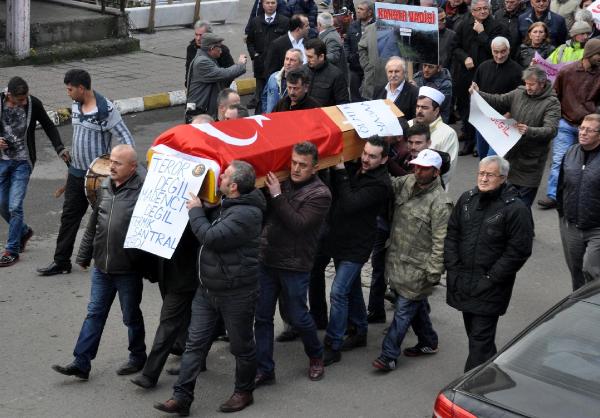 Belediye Başkanı ve belde halkından tabutlu termik santral eylemi