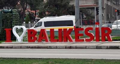 'I love Balıkesir' yazısındaki 'I' harfi tepkiler üzerine kaldırıldı