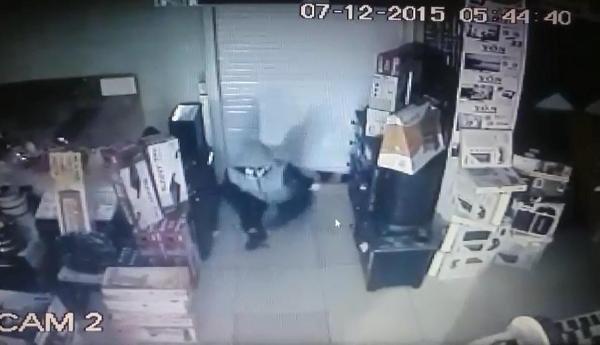 2 dakika 15 saniyede 40 bin liralık telefon çaldılar