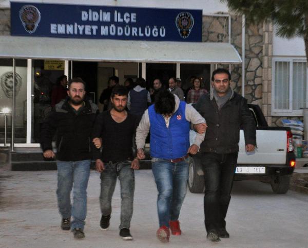 Didim'de 22 kaçak ile 2 organizatörü Sahil Güvenlik kurtardı
