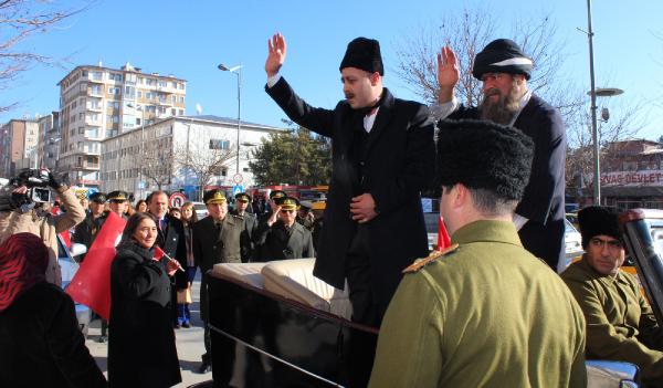Atatürk'ün, Sivas'tan Ankara'ya uğurlanışı canlandırıldı