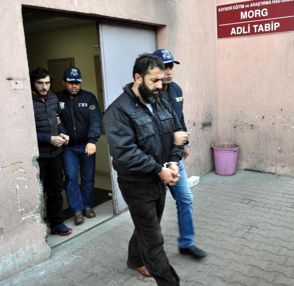 Kayseri'de IŞİD şüphelileri adliyeye sevk edildi