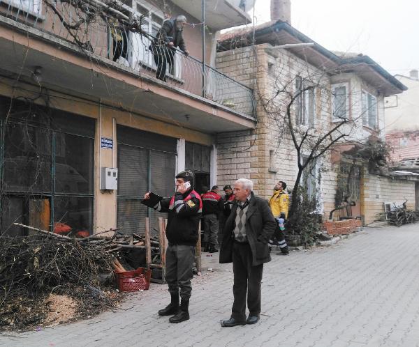 Sobadan zehirlenen yaşlı adam öldü, eşi ve torunu hastanede