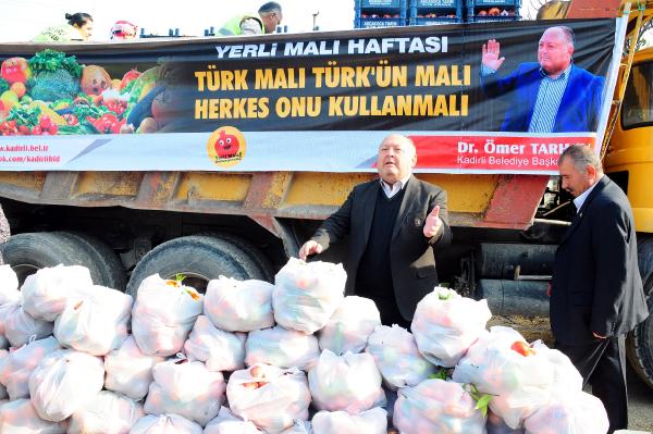 Rusya'nın almadığı 20 ton sebze ve meyve halka dağıtıldı