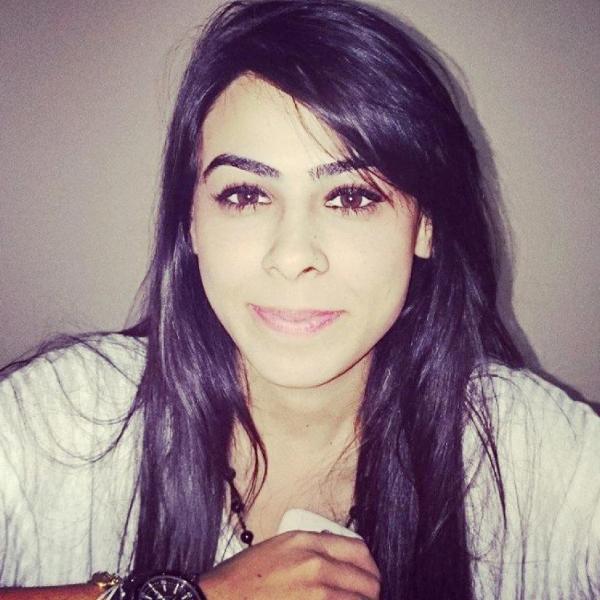 Hülya Seyyar'a art arda 2 araç çarpmış (2) - yeniden