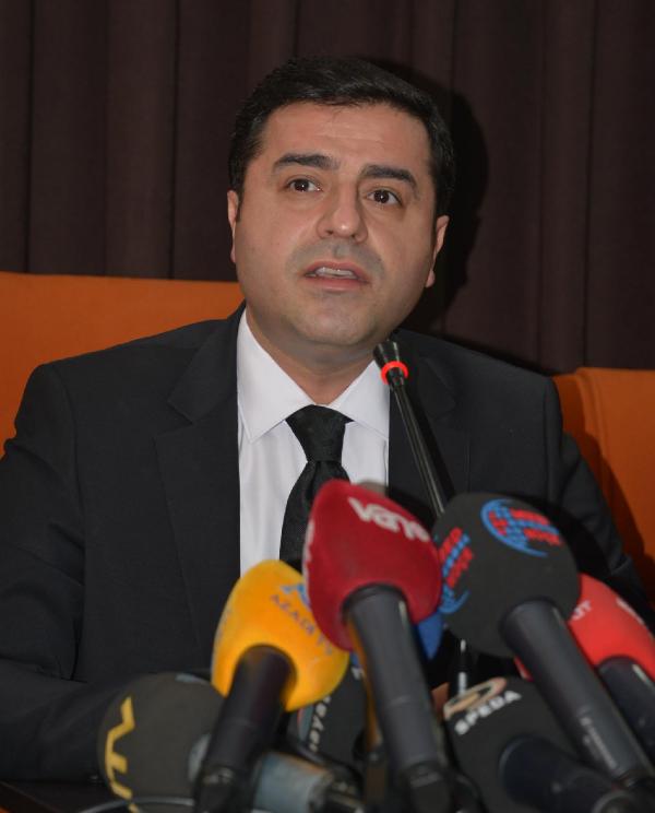 Demirtaş: Parlamentodan çekilme gibi bir kararımız yok