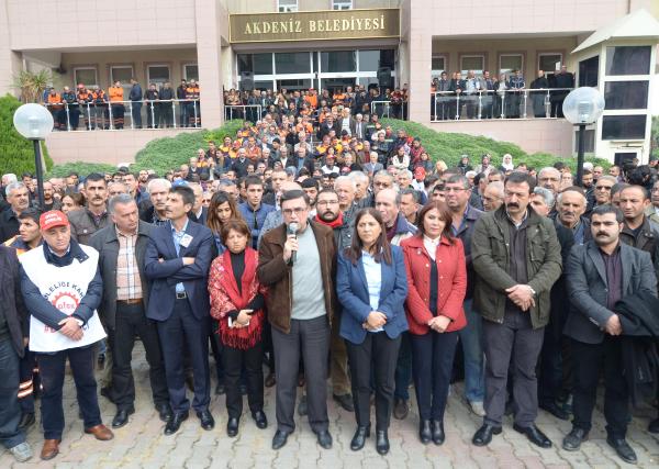 Mersin’de HDP’li Belediye Başkanı ihaleye fesat karıştırmaktan gözaltına alındı (3)