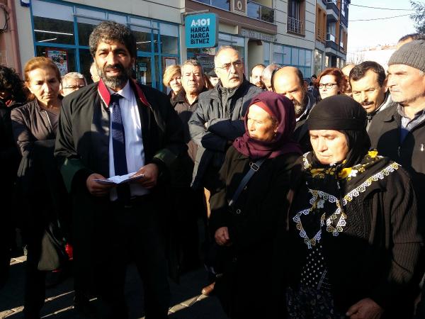 Soma'da işten çıkarılan madenciler eyleme başladı (3)