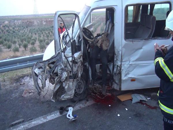 Birecik’te cenaze konvoyunda kaza: 1 ölü, 2 yaralı