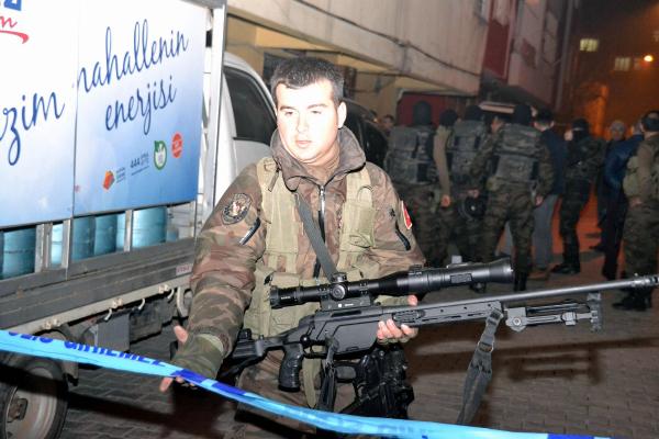 Siirt'te bunalıma girip ateş eden genci psikolog ikna etti