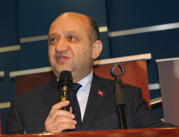 Bakan Işık: "Türkiye'nin gecikmeden başkanlık sistemine geçmesi gerekiyor"