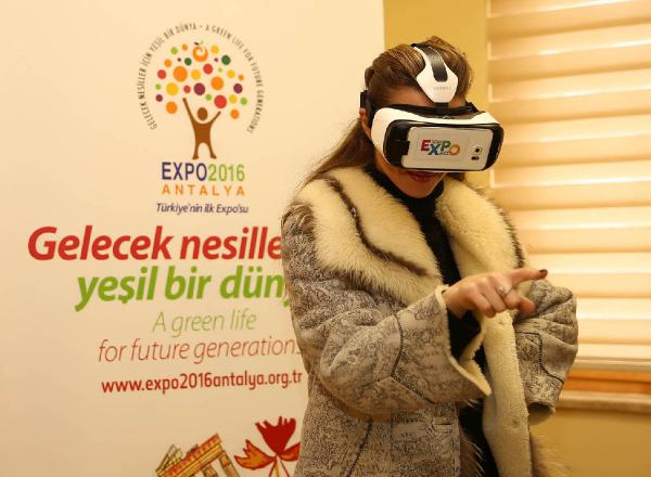 Rumen şarkıcı Otilia, EXPO 2016 Antalya alanına kauçuk dikti