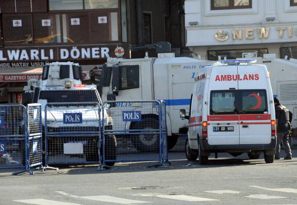 Diyarbakır'da Sur'da çatışma: 1 uzman çavuş şehit (3)