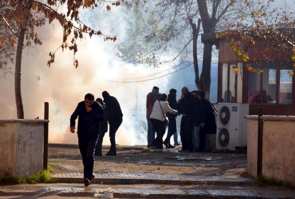 Batman'da polis yürüyüşe izin vermedi, olaylar çıktı
