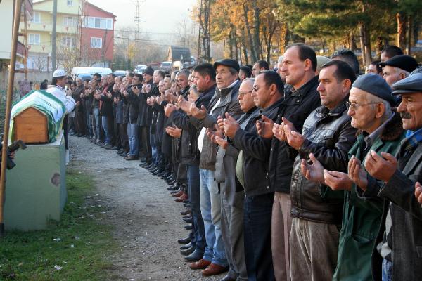Maden ocağında göçük: 1 ölü (2)