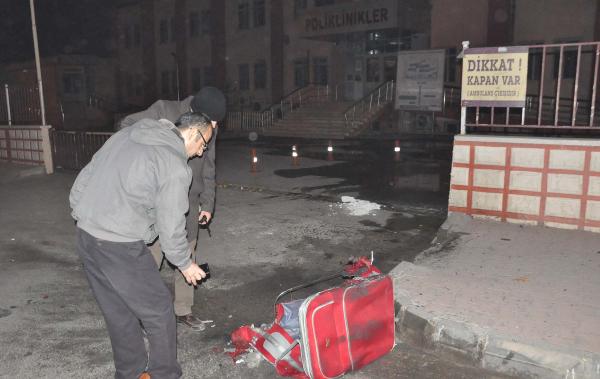 Hastane önündeki bavul bomba paniği yaşattı