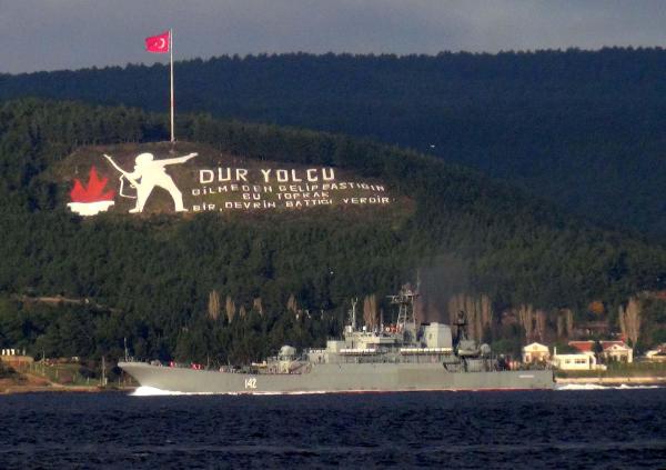 Rus savaş gemisi 'Novoçerkassk' Akdeniz yolunda