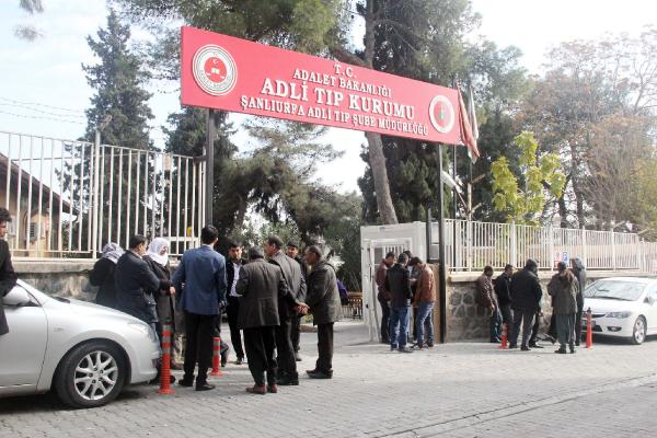 Tamir için çıktığı direkte akıma kapılarak öldü