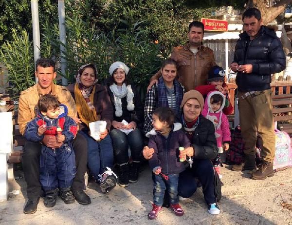 Sahil güvenlikten kaçarken ölümden döndüler