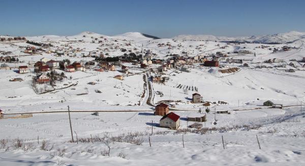 Ordu’da 2 bin rakımlı Çabaşı Yaylası'nda kayak yaptılar