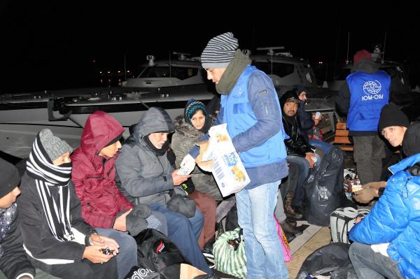 Açık denizde 6 saat kurtarılmayı beklediler