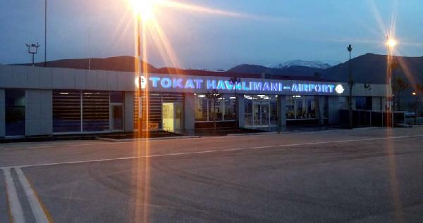 Tokat'ta uçak seferlerine sis engeli