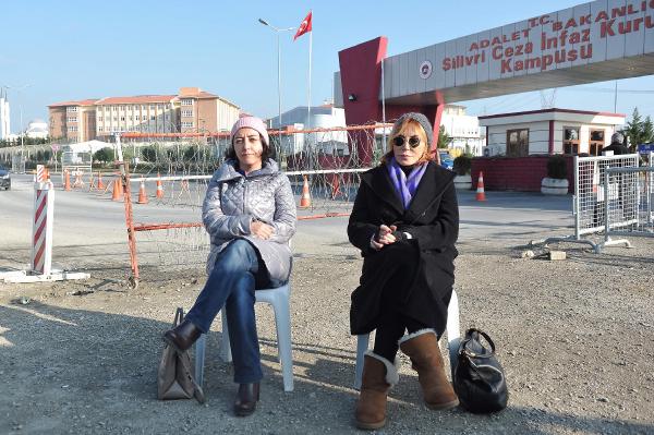 Silivri'de "Umut Nöbeti" sürüyor.....