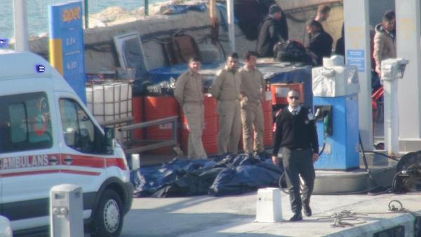 Kuşadası'nda kaçak teknesi alabora oldu: 11 ölü (2)- Yeniden