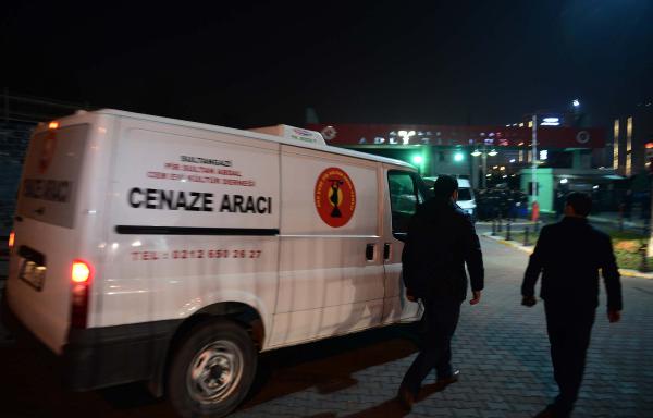 Gaziosmanpaşa’daki operasyon: Ölen 2 kadının cenazesi Adli Tıp'tan alındı