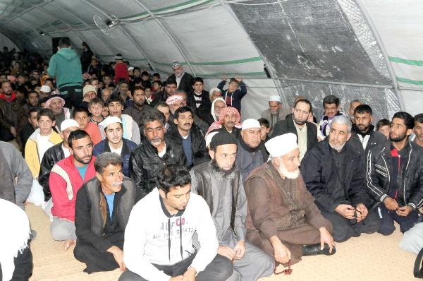 Çadır kentte kandil kutlaması