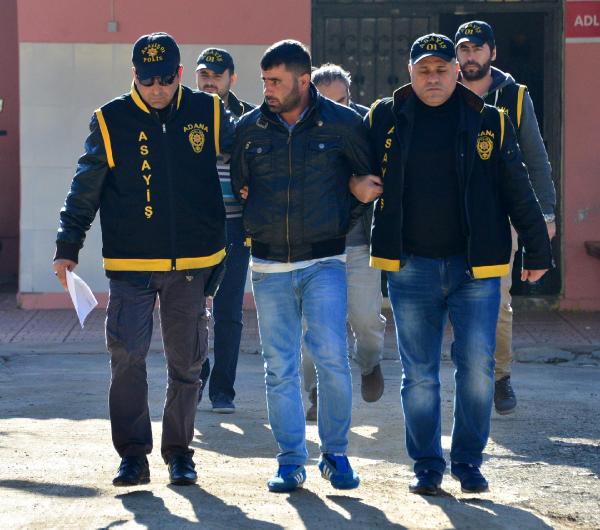 Kendini arayan polislere yardımcı olmak isterken yakalandı