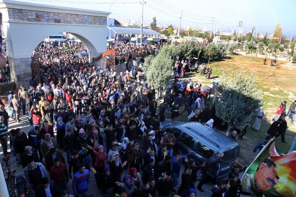 Gösterilerde 13 yaşındaki Davut'u öldüren silah aranıyor
