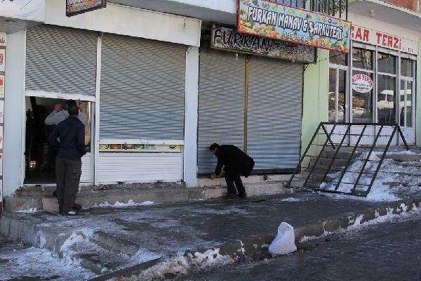 Başkale'de sokağa çıkma yasağı protestosu