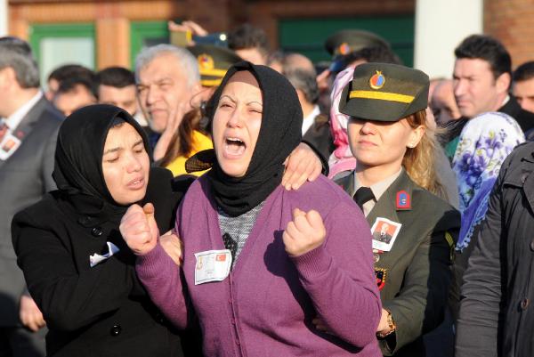 Şehit Uzman Çavuş İslam Çakar, Bitlis'ten memleketi Zonguldak'a uğurlandı (2)