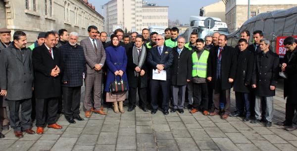 Sivas'tan Bayırbucak Türkmenleri'ne 3 TIR yardım