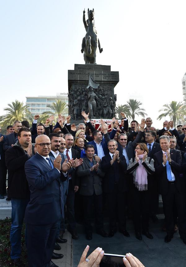 CHP İzmir'de, Yüksel dönemi başladı