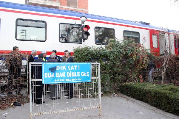 Hemzemin geçitte trenin çarptığı yaşlı kadın öldü