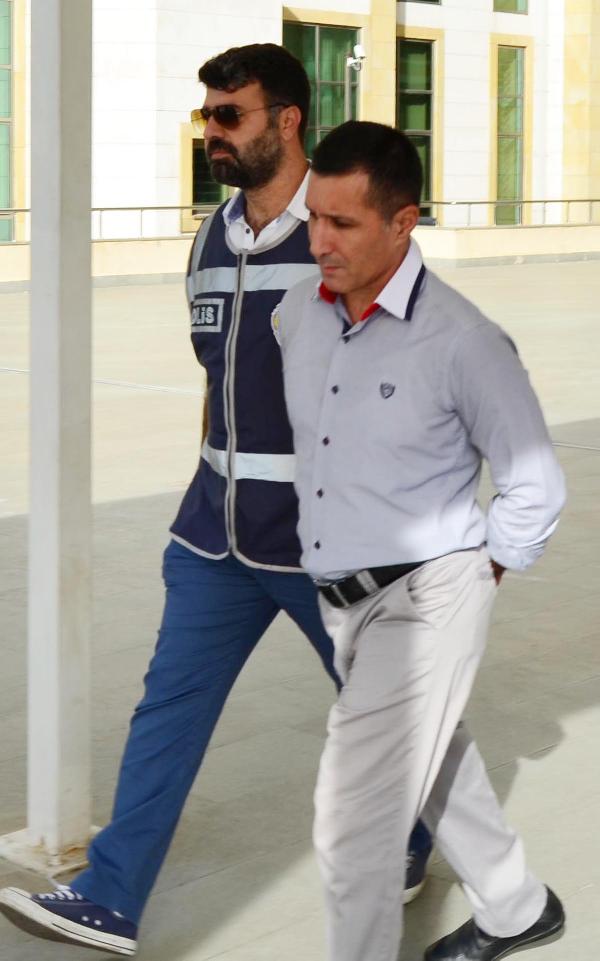 Zabıt katibi 18 yıl cezayı silmek için 30 bin lira almış