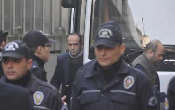 Kocaeli'de paralel yapı ve terör zanlıları adliyeye sevk edildi