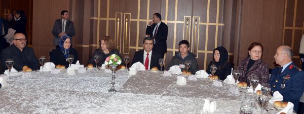 Kayseri'de 14 şehit ailesine daire hediye edildi