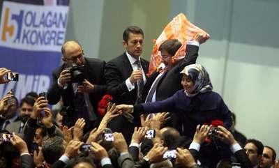 Davutoğlu: İzmir'e, Başbakanlık Ofisi açacağım