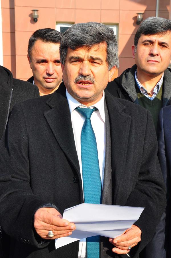 Peygambere hakarete bir suç duyurusu da Memur-Sen'den