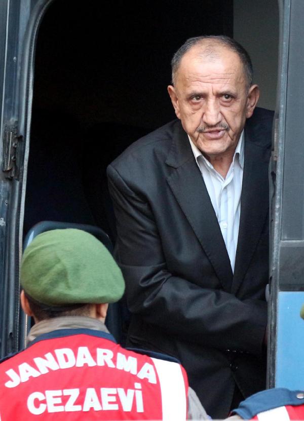 'Cinsel istismar' suçundan yargılanan 5 sanığa ceza yağdı